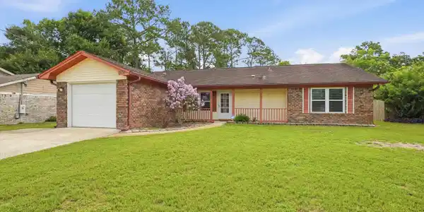 574 Peppertree Lane