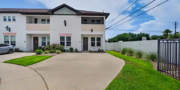 995 Airport Road