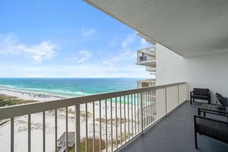 1002 E Highway 98