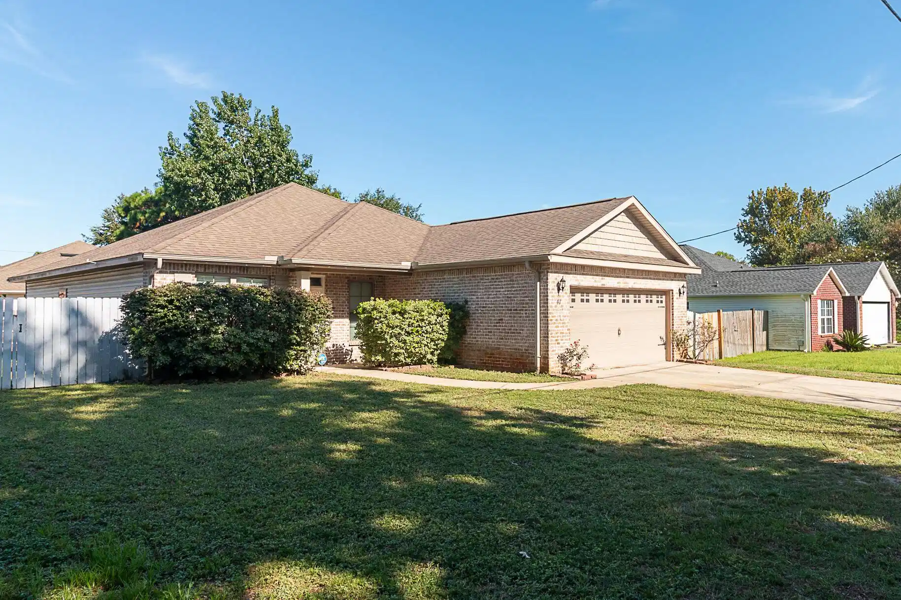 Image 1: 41 Cactus Road - 001