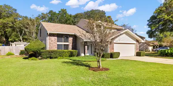 103 Rockywood Way