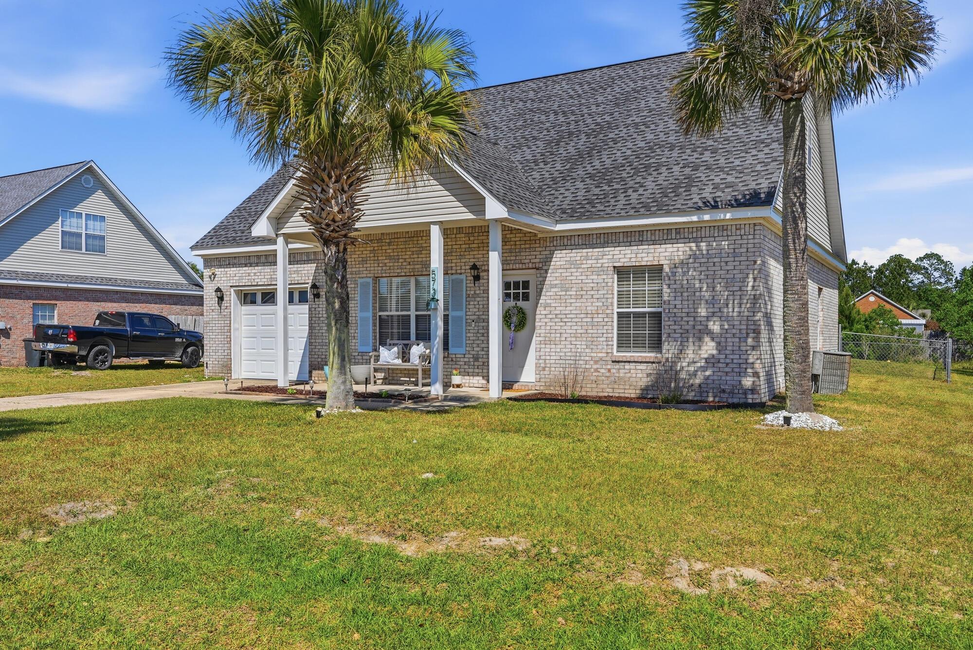 Image 2: 573 Tropical Way