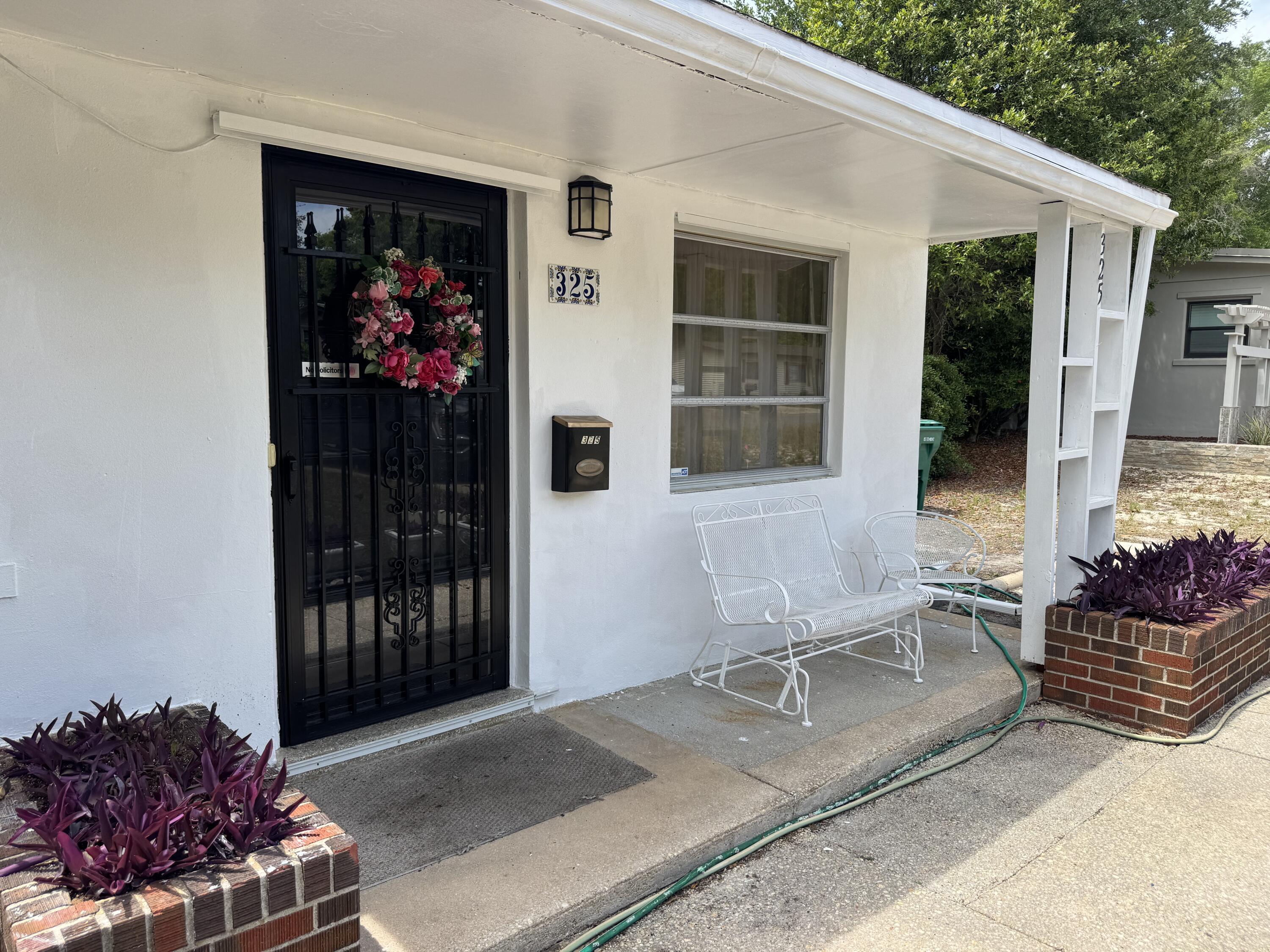 Image 2: Front Porch - 325 Avon Ln