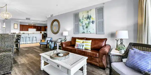 Image 3: Living Room
