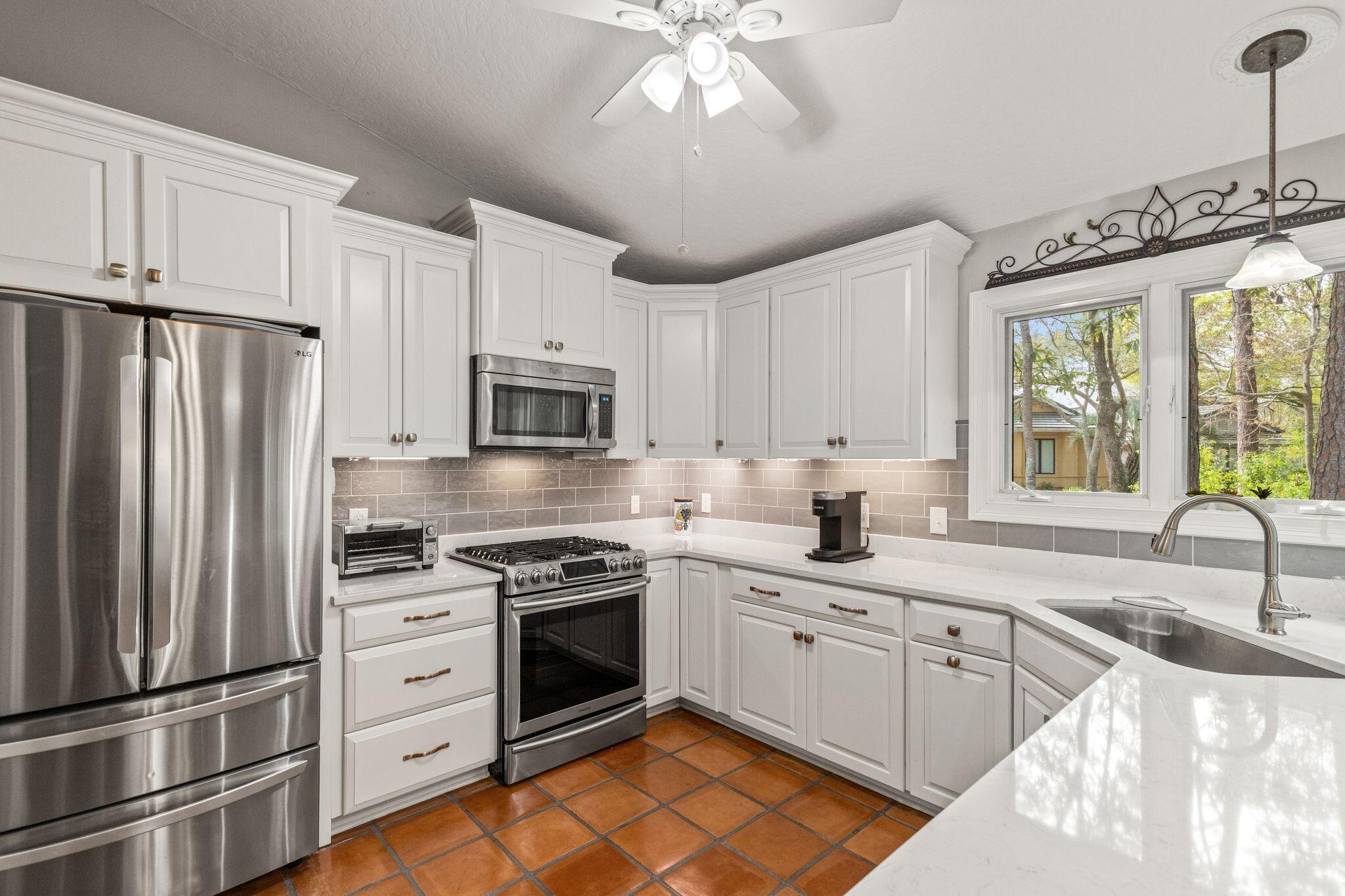 Image 3: 8836 St Andrews Dr, Destin, FL 32550, US