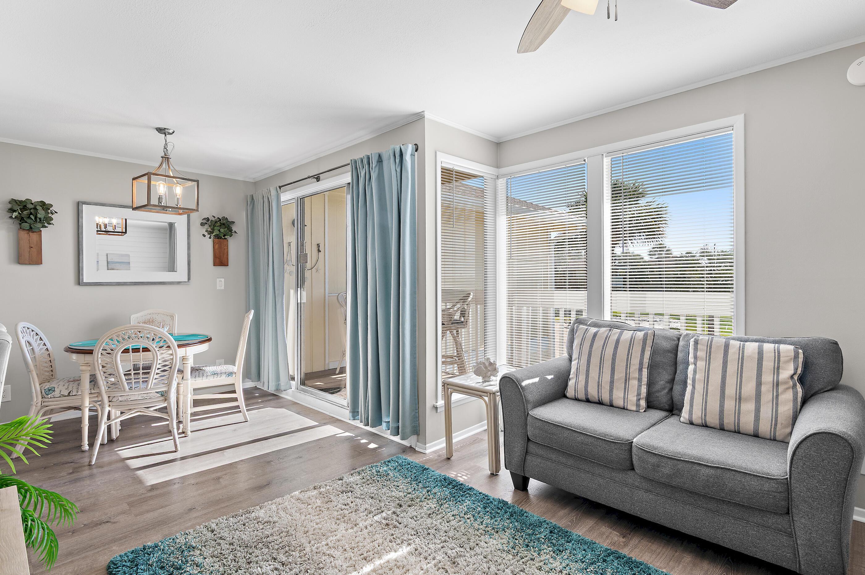 Image 4: SANDPIPER COVE LIVING ROOM