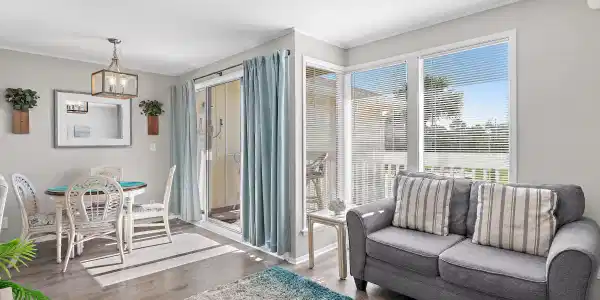 Image 4: SANDPIPER COVE LIVING ROOM