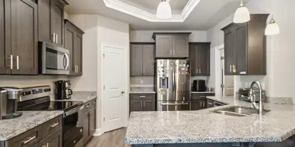 Image 3: kitchen