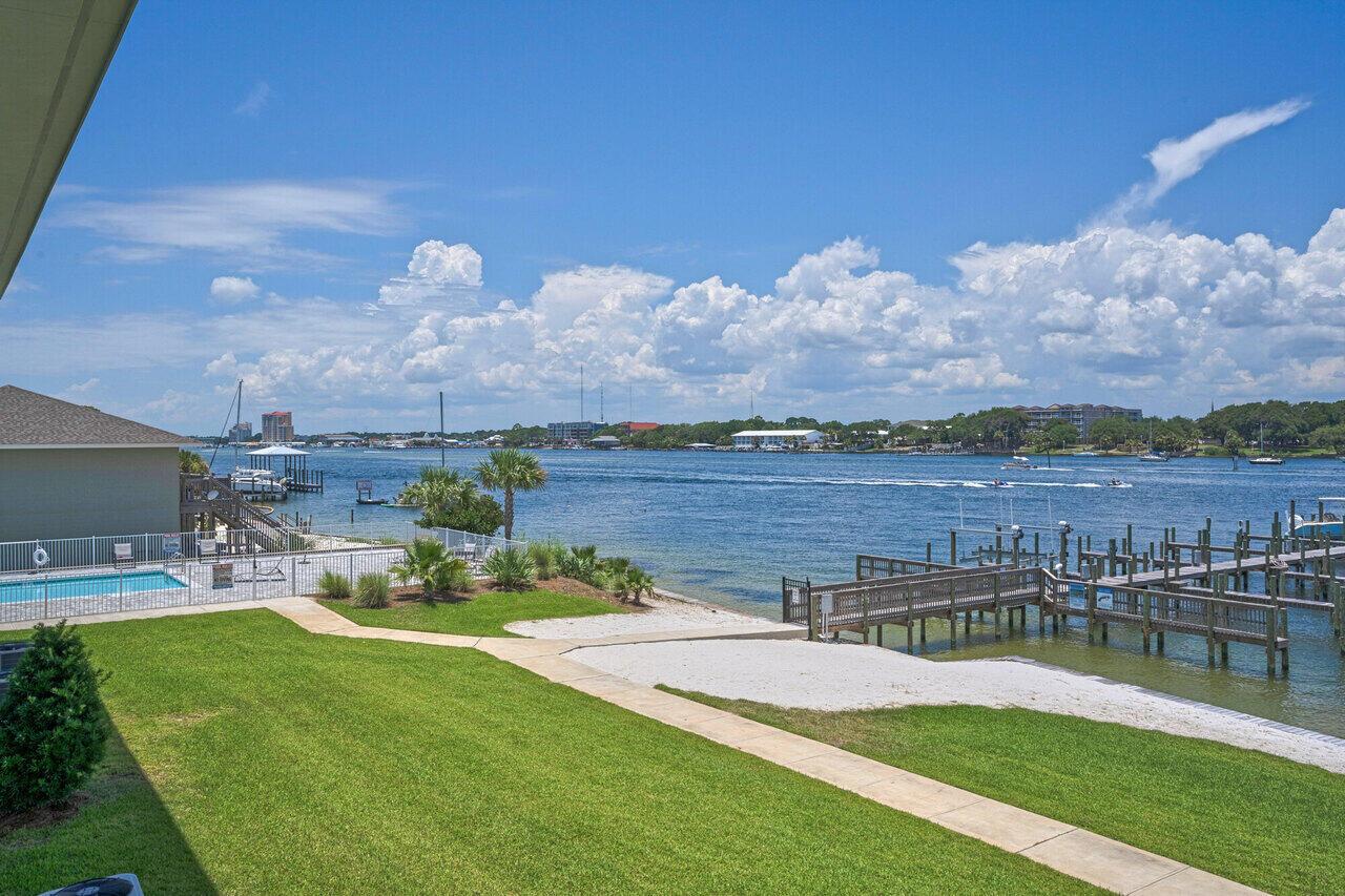 Image 3: unit 105 32