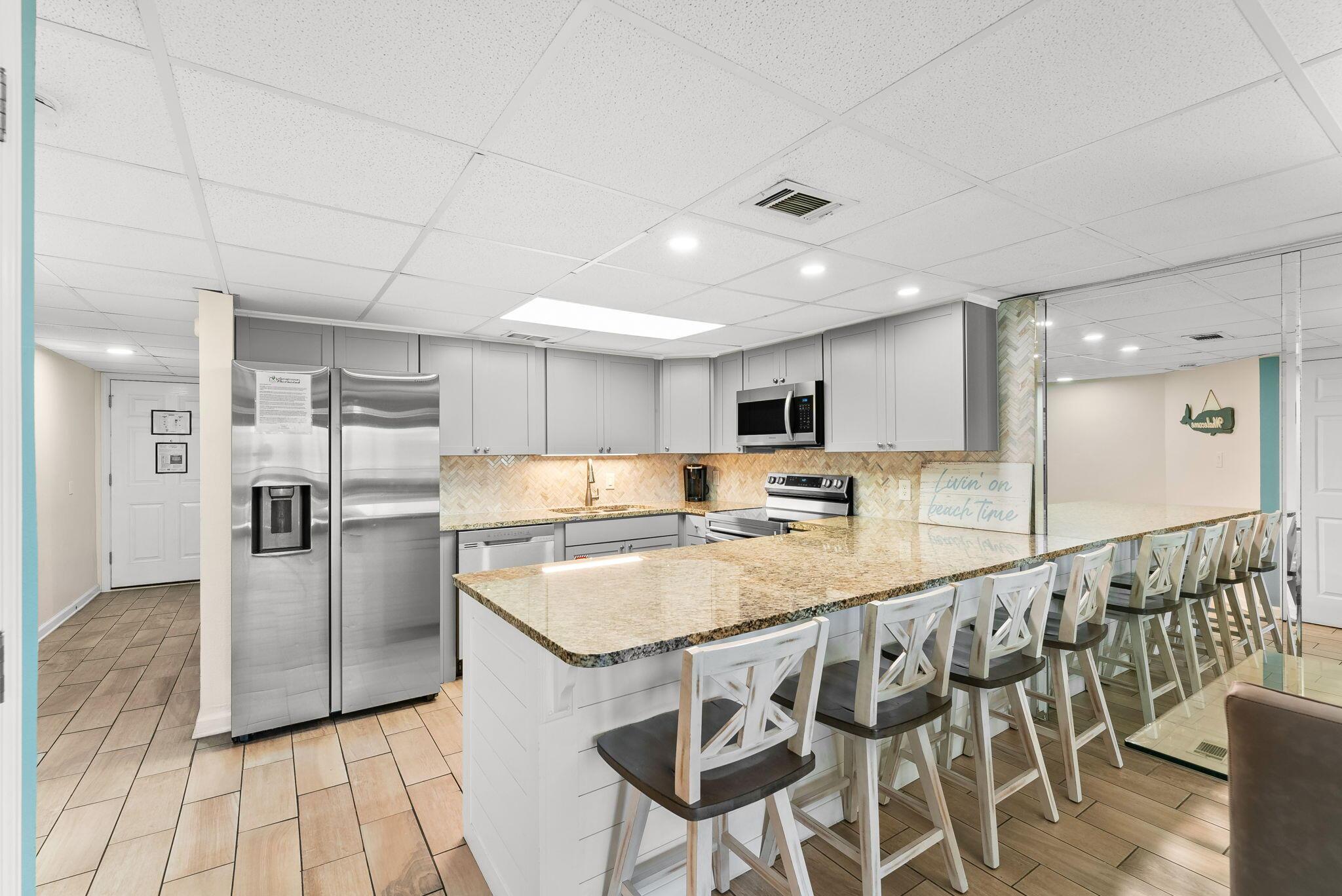 Image 3: Completely Remodeled Kitchen!