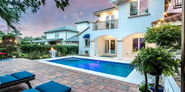 100 Vista Bluffs