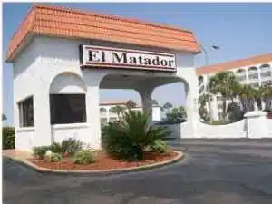 Image 1: Entrance of El Matador