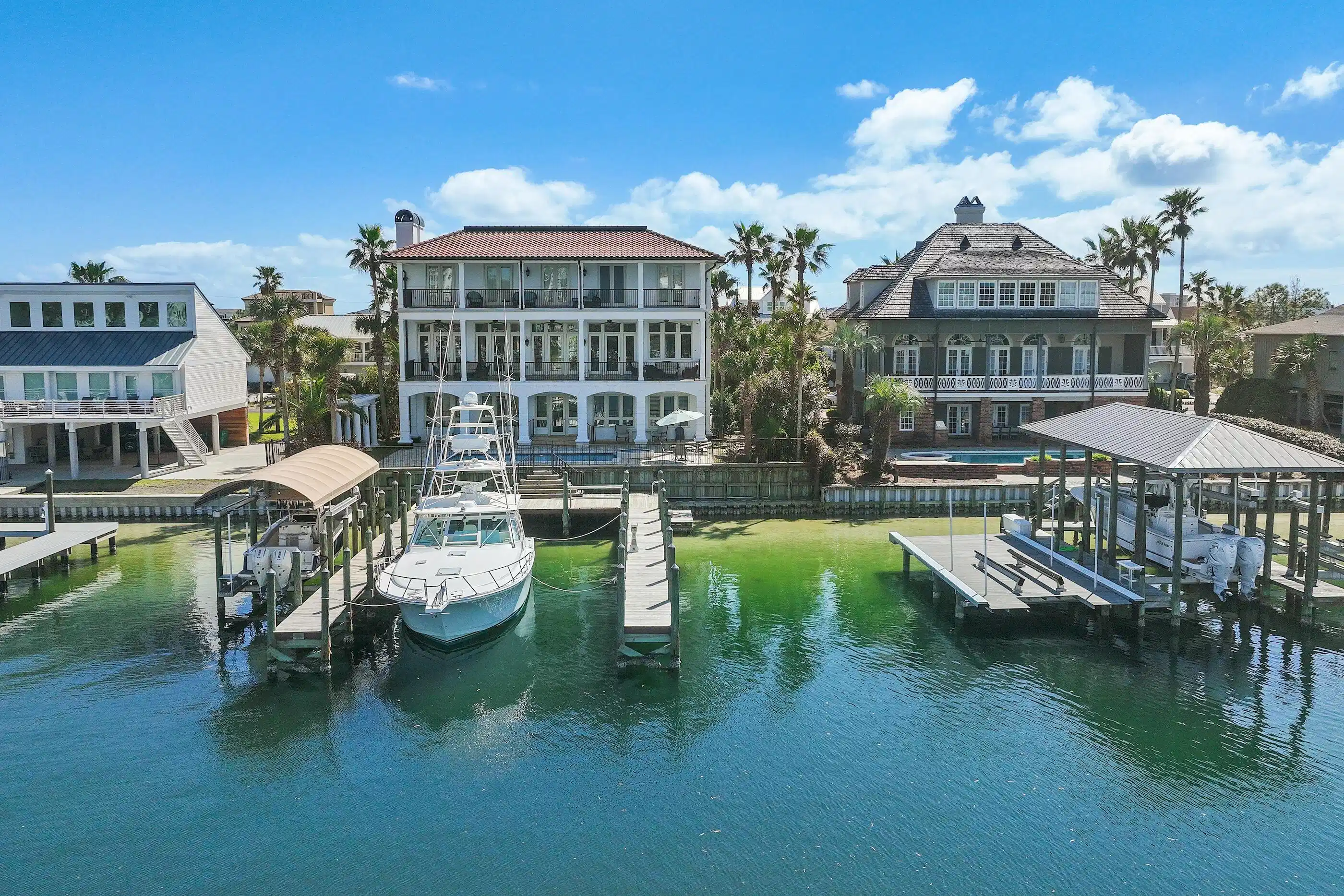 Image 1: web_609 Lagoon Drive _212