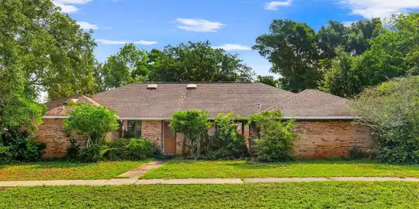 4 Chickasaw Way
