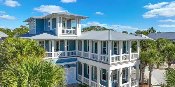 119 W Lifeguard Loop