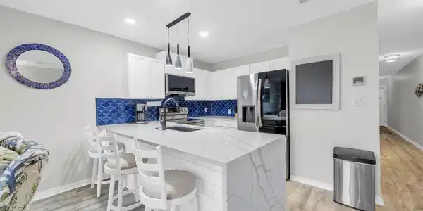 Image 2: 15-web-or-mls-DSC04862