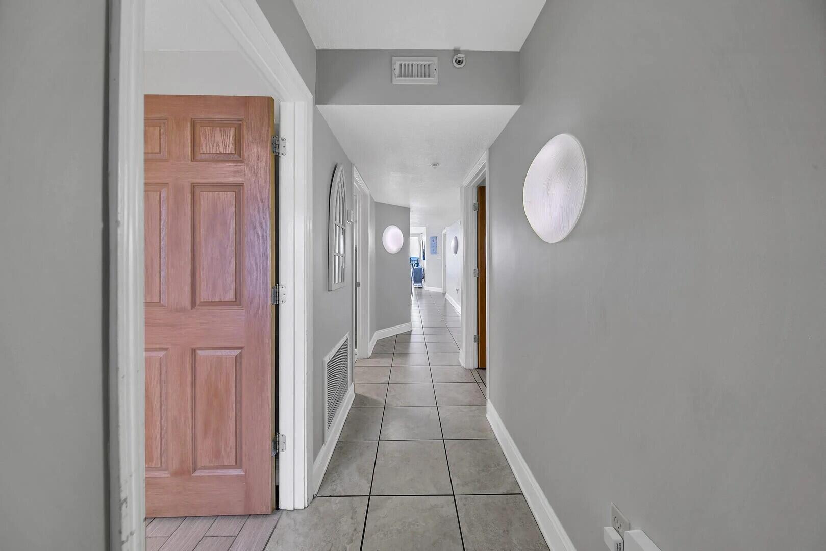 Image 3: Entrance