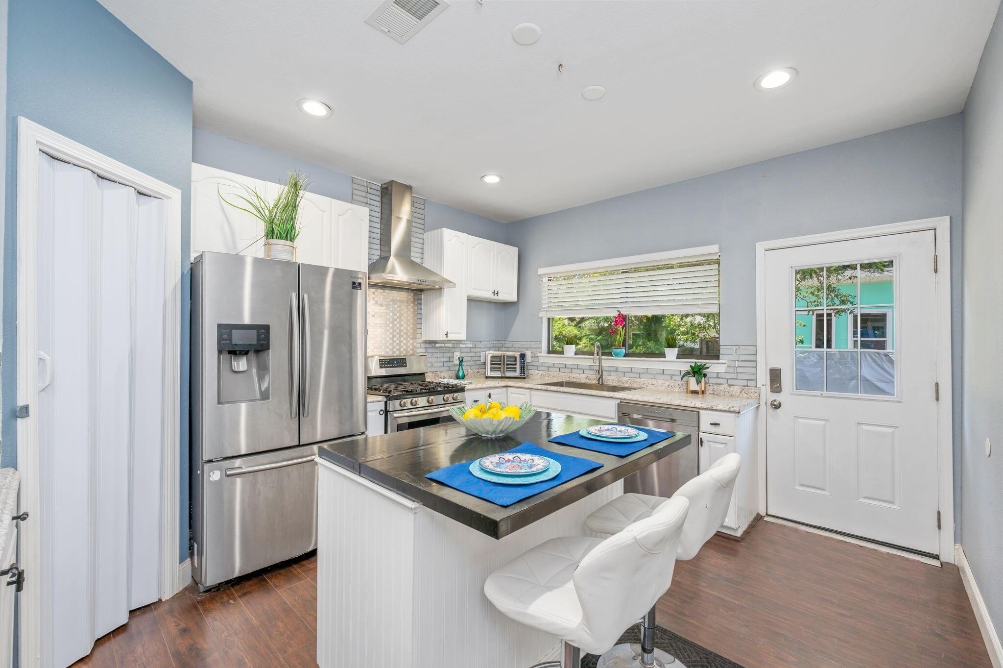 Image 4: 16-web-or-mls-38-poulton-dr-nw