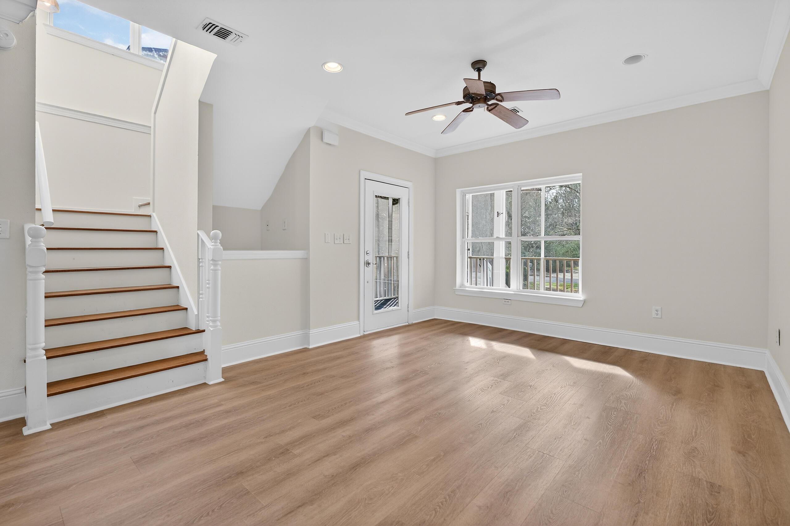 Image 4: 017_159 7th St N-16