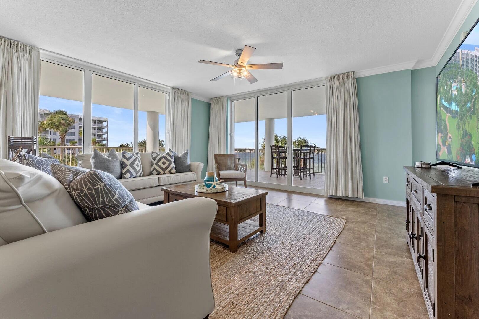 Image 1: Osprey 303 Living Room