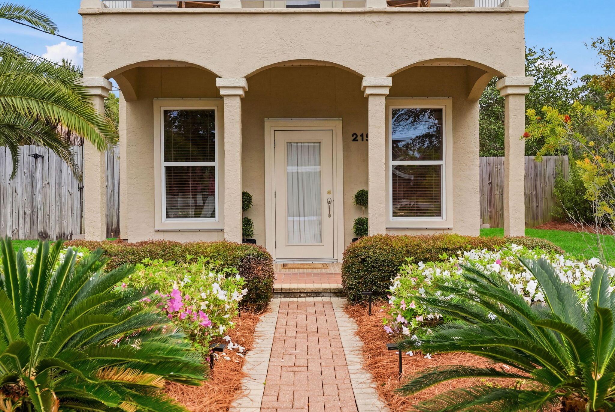 Image 3: 5-web-or-mls-215_S_Vestavia_St_009