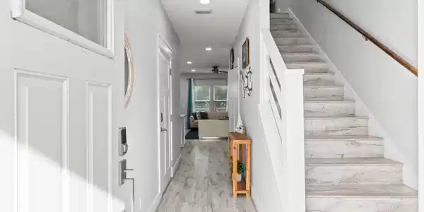 Image 4: 4-web-or-mls-FDP01845