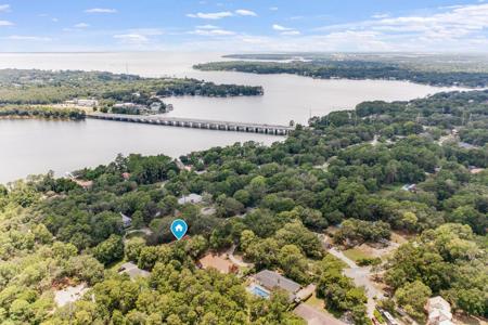 2601 Edgewater Drive