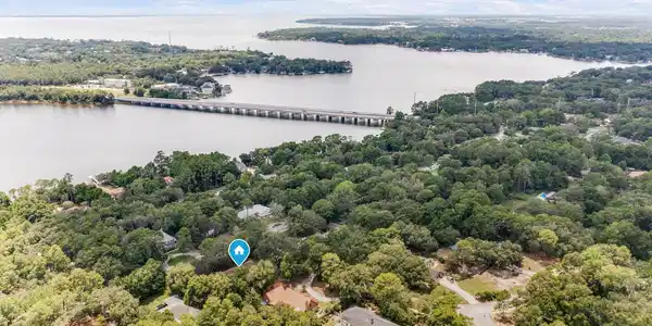 2601 Edgewater Drive
