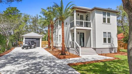 203 Seabreeze Boulevard