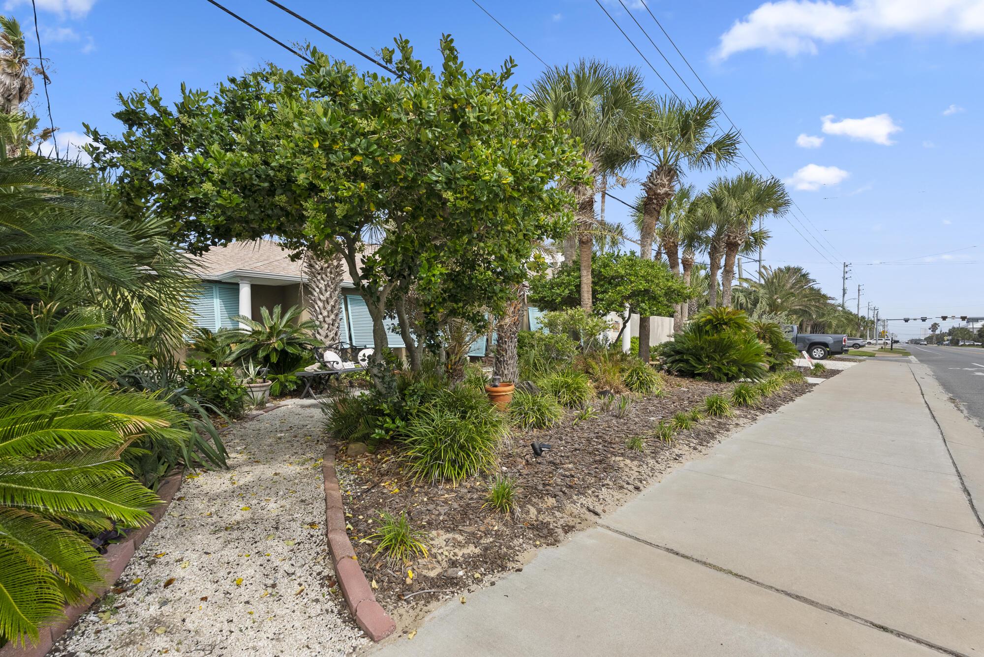 Image 4: 20304 front beach rd - awp media 016