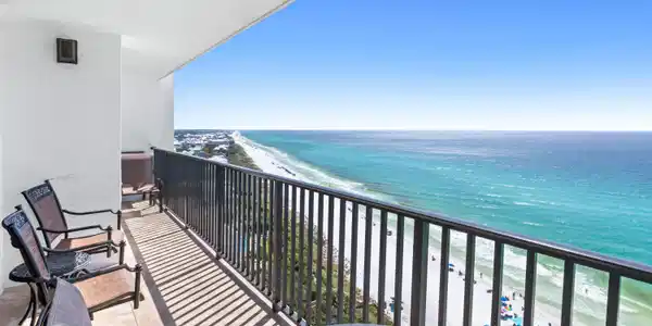Image 2: One Seagrove Place 1604 Web Size-24