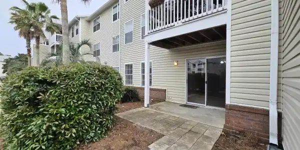 Image 3: Patio2