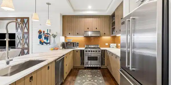 Image 2: Kitchen