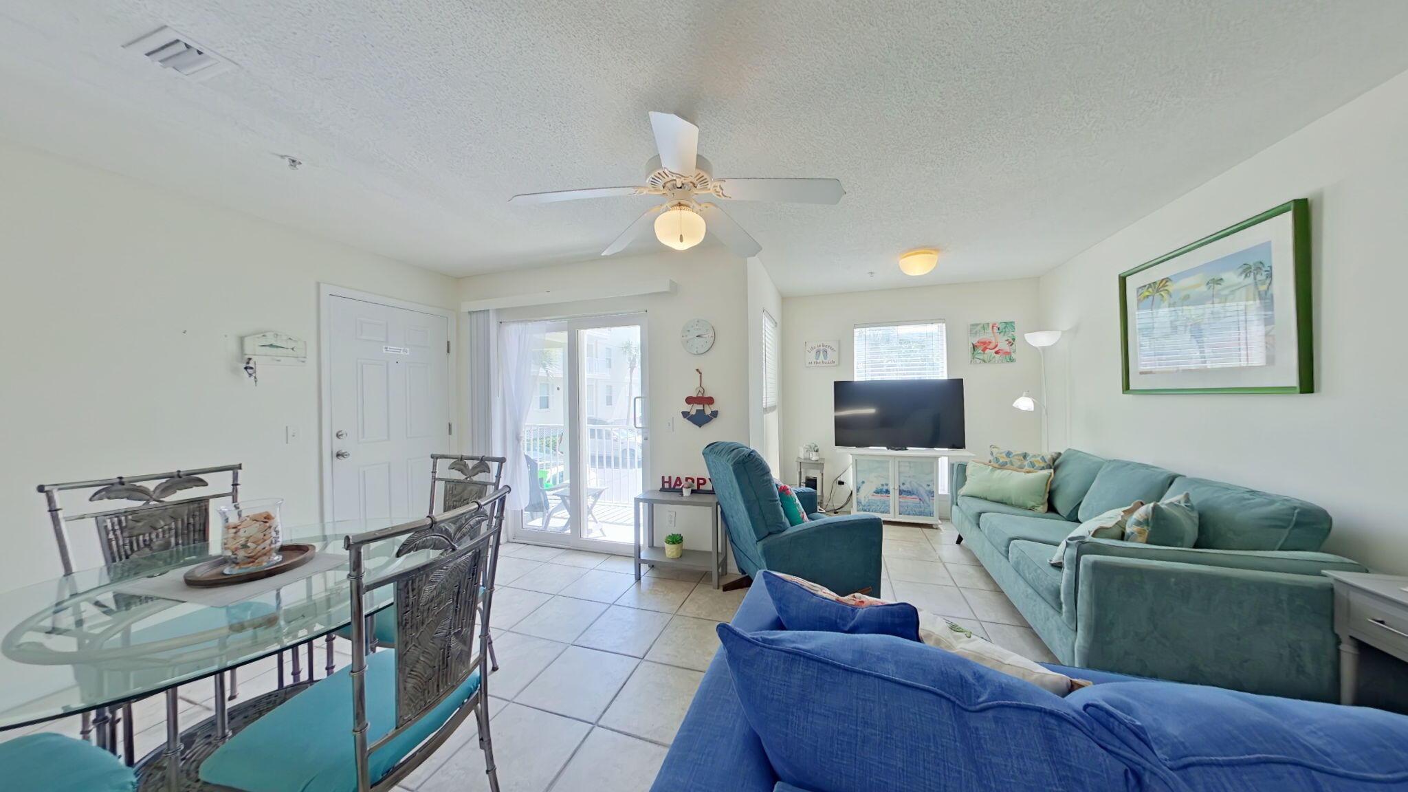 Image 3: Living room
