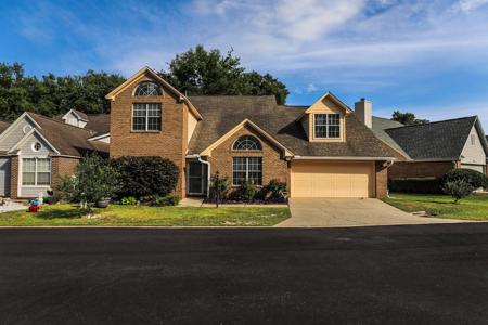 836 Fairway Lakes Drive