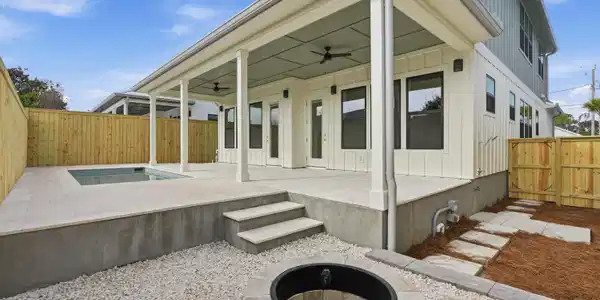 Image 3: 21511_Pompano_Ave-AWP_Media-043 (2)