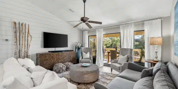 316 N Driftwood Bay
