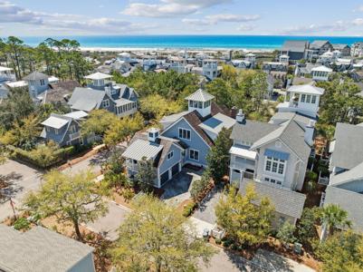 254 E Yacht Pond Lane