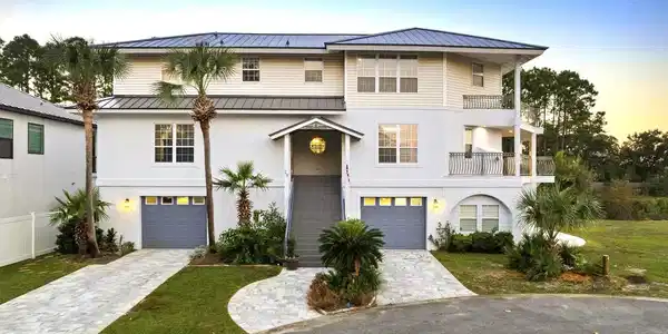 29 Garden Bay Court