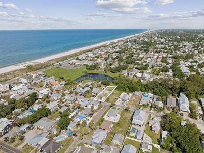 127 E Lakeshore Drive