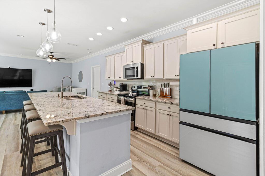 Image 2: Kitchen