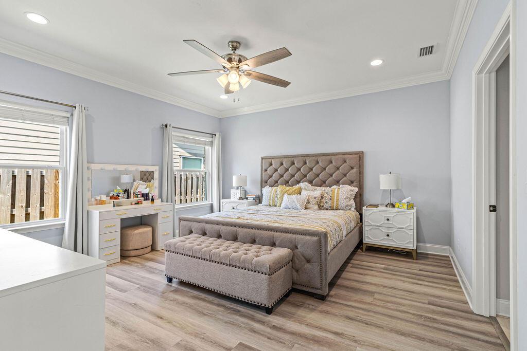Image 3: Master bedroom