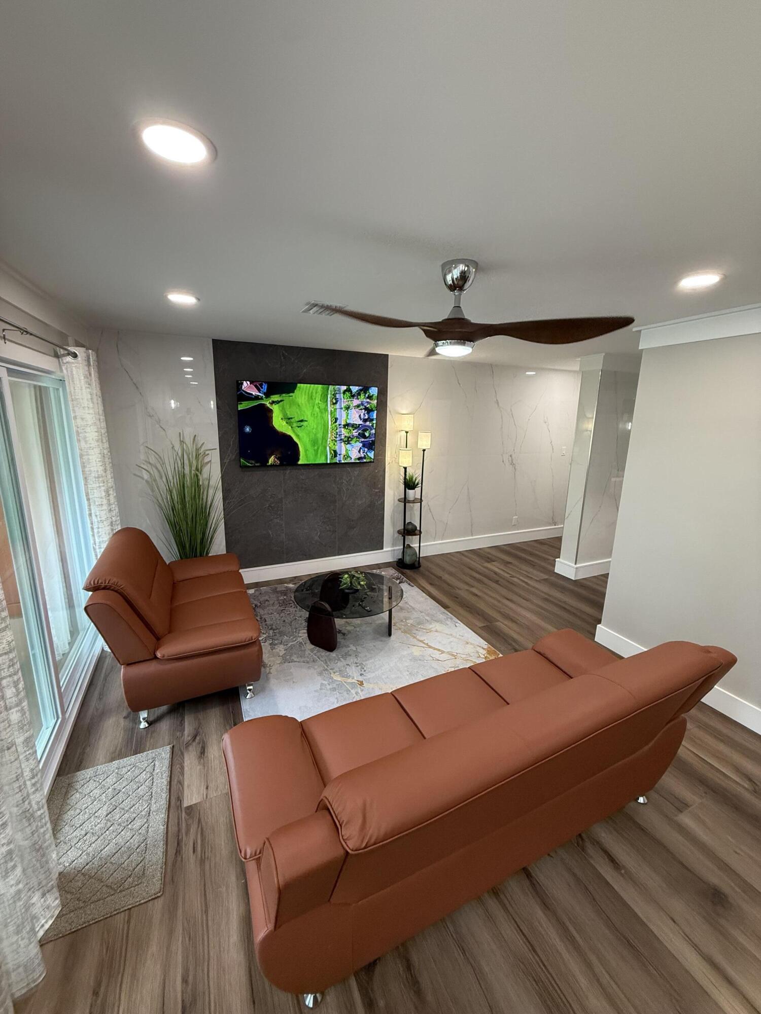 Image 3: Living Area