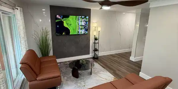 Image 3: Living Area