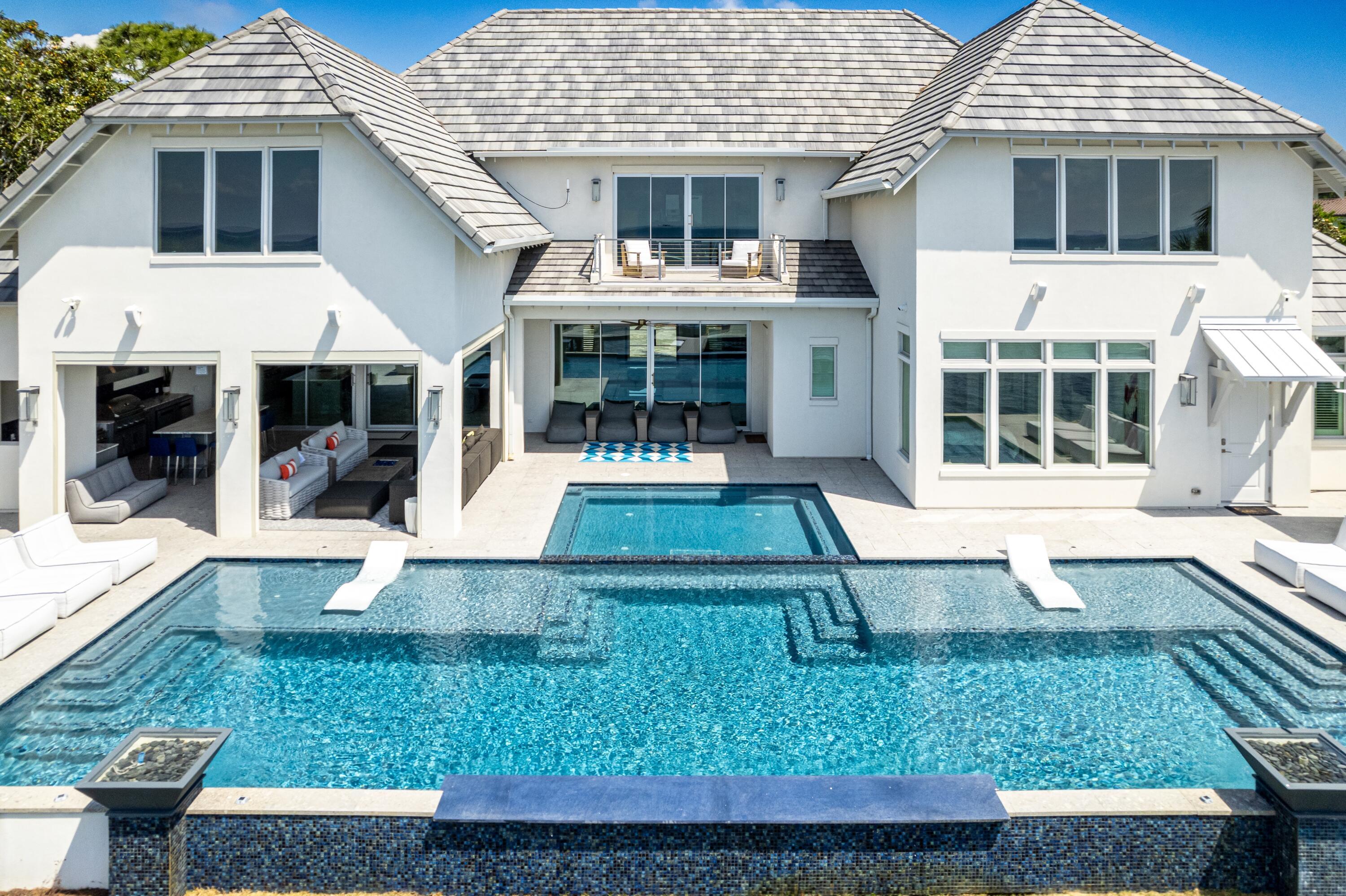 Image 3: Bay Estates Pool