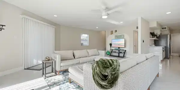 Image 4: 535 dolphin ave final-26