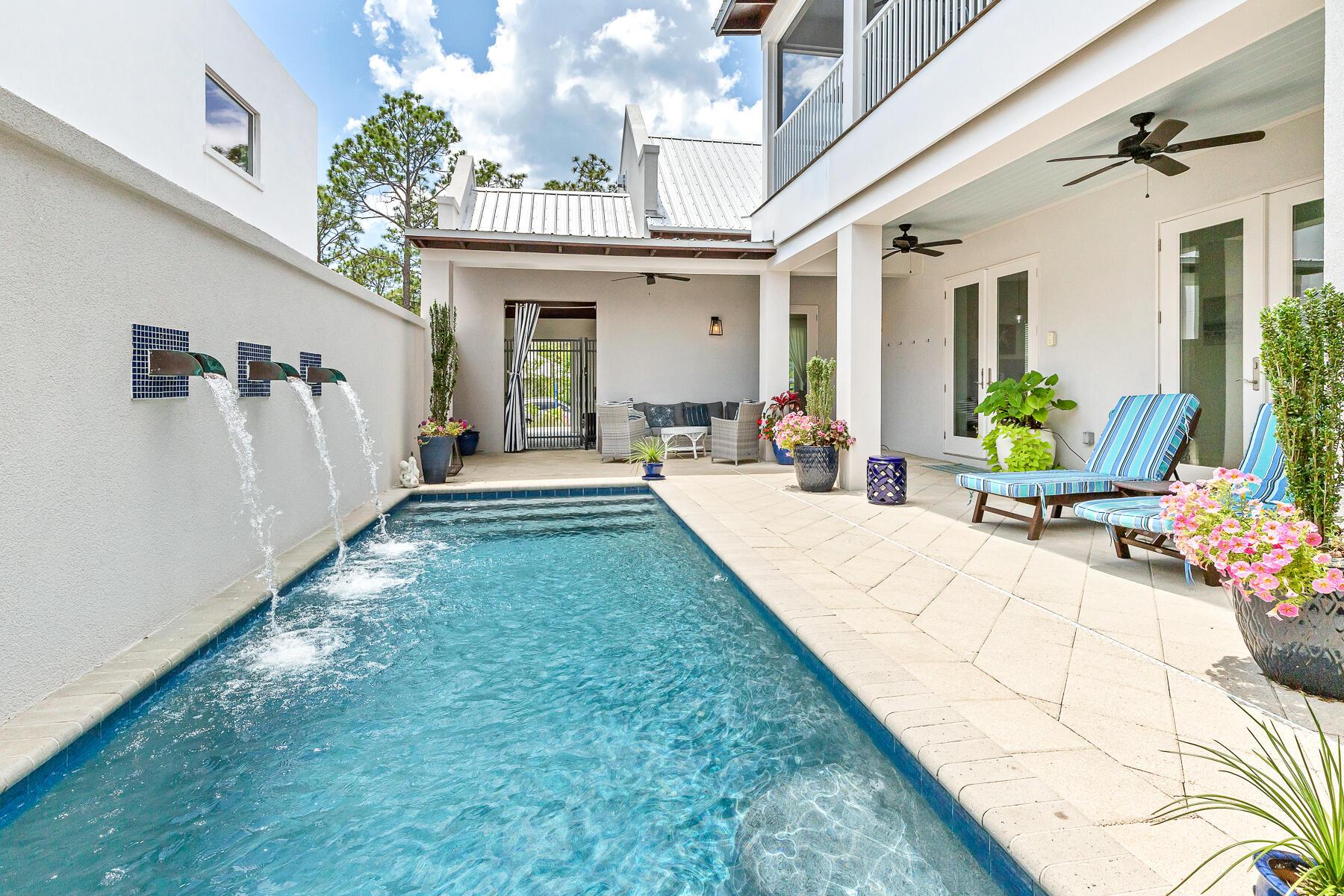 Image 2: Private Pool