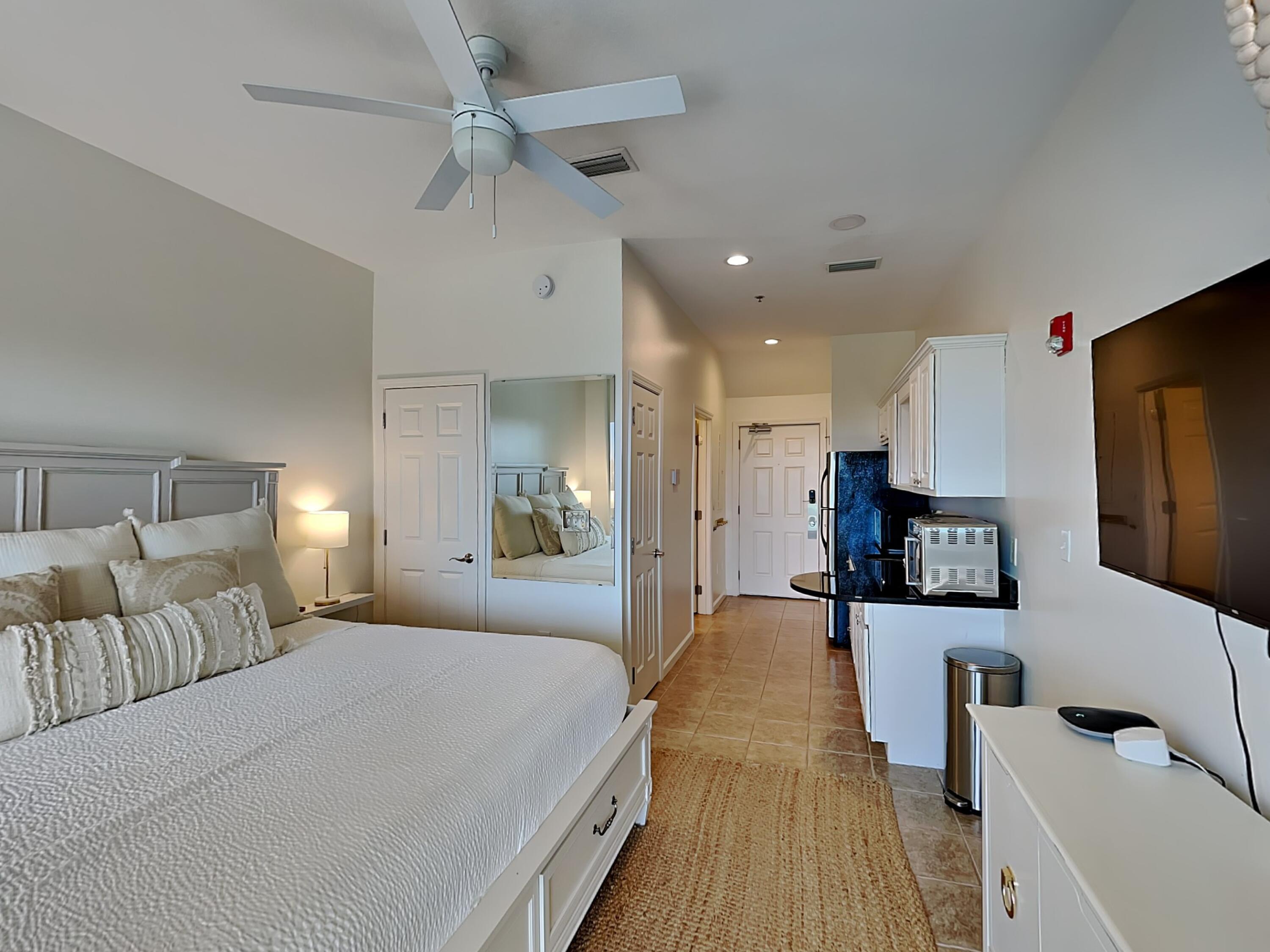 Image 4: Gorgeous studio!