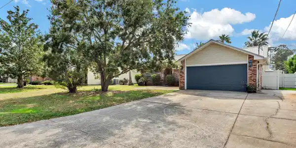 95 Darrow Drive