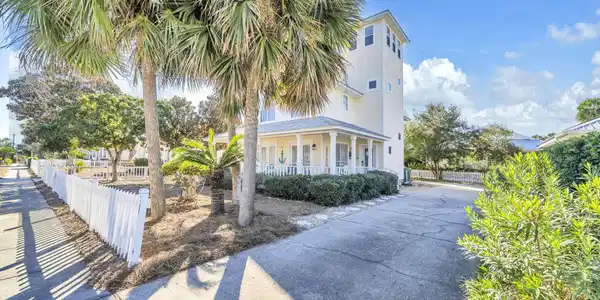 4453 Clipper Cove
